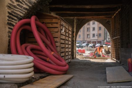 photographe BTP en Savoie : pavés (EVS) sur la place de l'hôtel de ville à Ugine