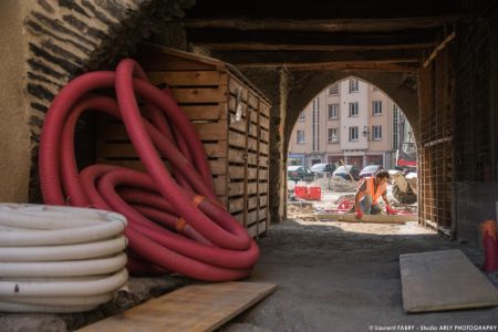 Photographe BTP En Savoie : Pavés (EVS) Sur La Place De L'hôtel De Ville à Ugine