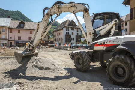 Photographe BTP En Savoie : Fond De Forme (Eiffage) Sur La Place De L'hôtel De Ville à Ugine