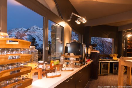 Photographe hôtel Saint-Martin-de-Belleville : le buffet du petit déjeuner