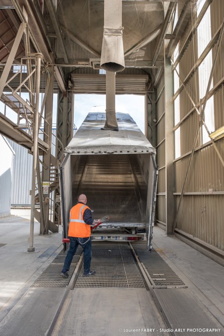 Photographe industrie agroalimentaire en Savoie (73) : réception du blé pour la meunerie