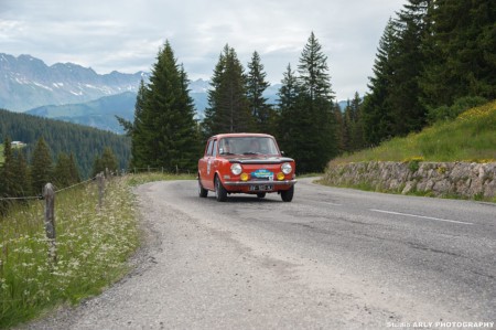 Reportage photo professionnel rallye automobile dans les Alpes