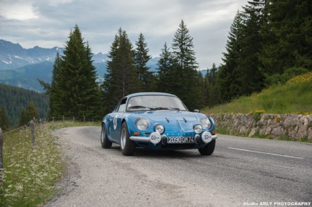Reportage photo professionnel rallye automobile dans les Alpes