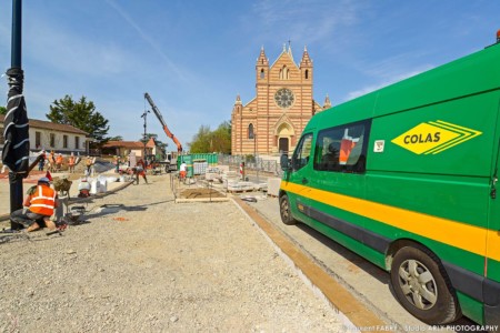 Reportage photo près de Lyon pour un chantier Colas : devant l'église Saint Barthélémy