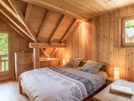 Photographe Immobilier De Montagne : Une Chambre à L'étage Nuit