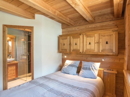 Photographe Immobilier De Montagne : Une Chambre à L'étage Principal