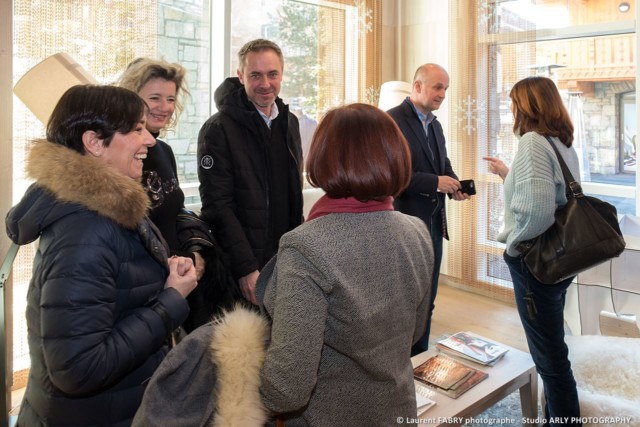 Les élus se retrouvent avant l'inauguration à Méribel (Vallée des Allues)