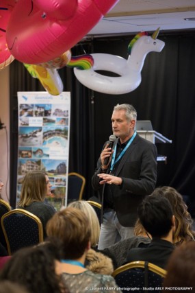 Discours en salle de conférence