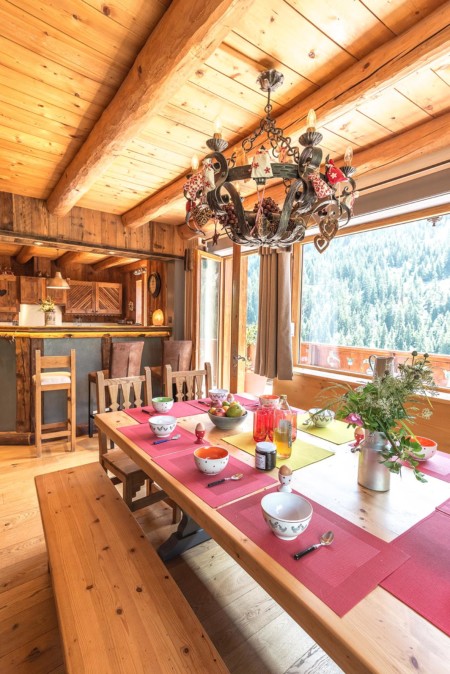 Salle à manger du chalet en Vanoise