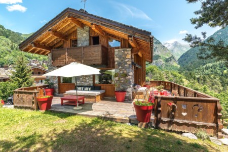 Terrasse et jardin du chalet en Vanoise