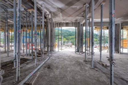 Chantier Alp Hotel, Saint-Martin-de-Belleville : une forêt d'étais !