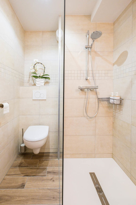 Photographe location immobilier en Maurienne : salle de bains