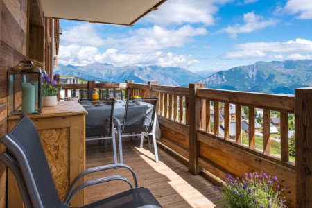 Photographe appartement en Maurienne : le grand balcon