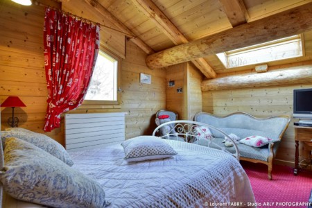 Chalet en bois au Grand Bornand : une chambre