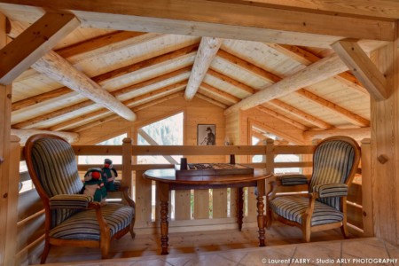 Chalet en vente au Grand Bornand la mezzanine vue depuis l'étage