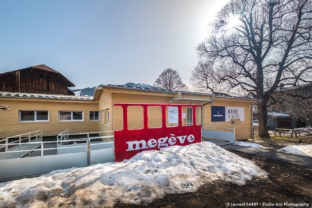 Mairie Provisoire à Megève : Façade Du Bâtiment