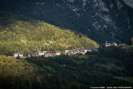 Le Village Du Chatelard, Au Milieu Du Massif Des Bauges