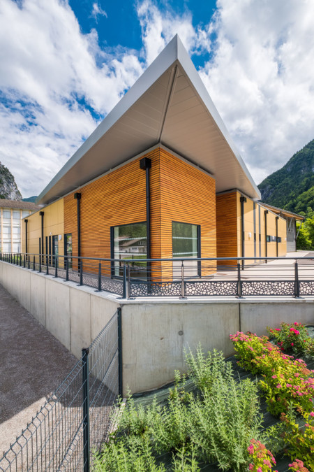 Photographe architecture à Thônes : Gymnase Thônes (74), construction MATHIS