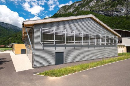 Photographe architecture à Thônes : Gymnase Thônes (74), construction MATHIS