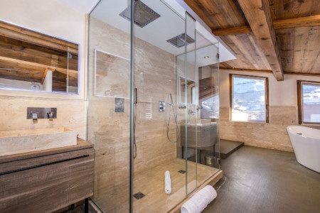 Chalet De Luxe à Megève : Salle De Bain De La Master Bedroom