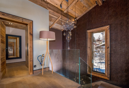 Photographe chalet à Megève : L'escalier d'un chalet de prestige à Megève