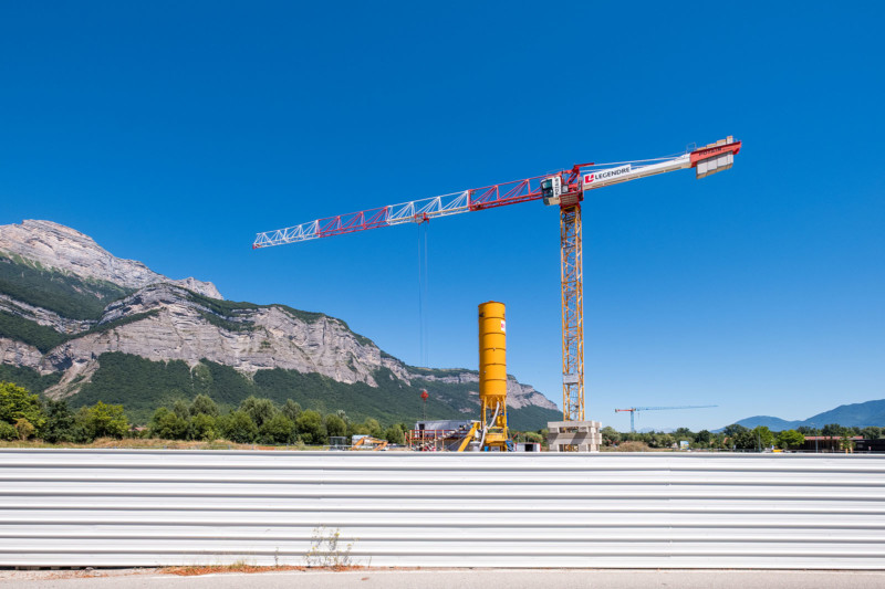 Les abords d'un chantier du groupe Legendre, à Crolles (près de Grenoble)