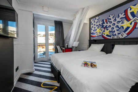 Popalp, Hôtel à L'Alpe D'Huez (Isère) : Chambre Avec Fresque à L'effigie De L'ESF