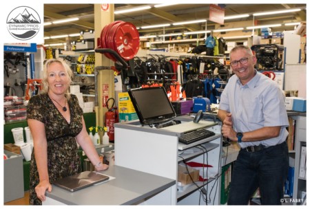 Portrait De Commerçants En Magasin De Bricolage En Savoie (Ugine)