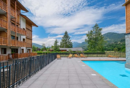 Vue Terrasse Et Piscine Extérieure Résidence Étoile Du Giffre