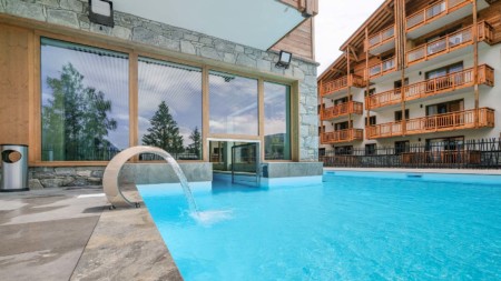 Piscine extérieure résidence Étoile du Giffre