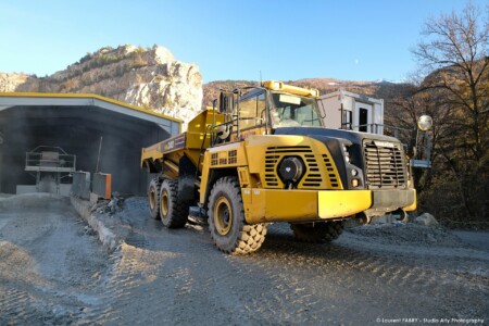 photographe de chantier en Tarentaise : engins de terrassement à la carrière CSME Villette par l'entreprise Martoïa