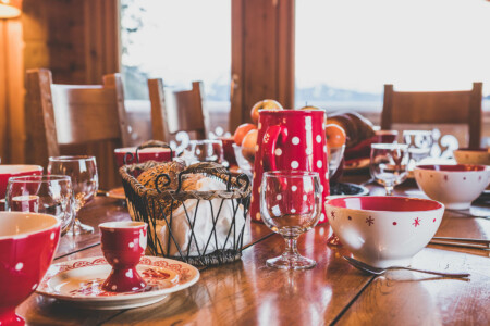 Photographe Immobilier Dans Un Chalet à Courchevel : Détail Sur La Table