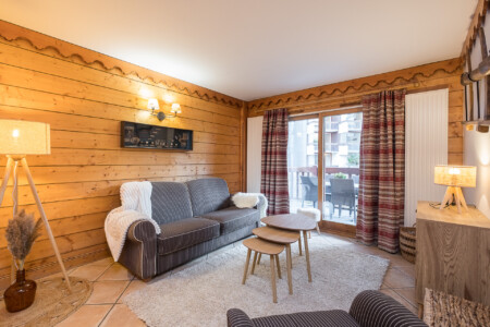 Salon D'un Appartement Disponible à La Location à Tignes