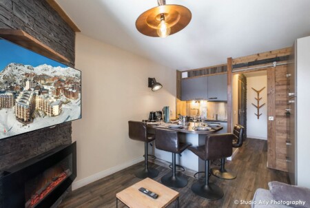 Pièce de vie d'un appartement dans la résidence Machu Pichu, (Photographe d'appartements à Val Thorens)