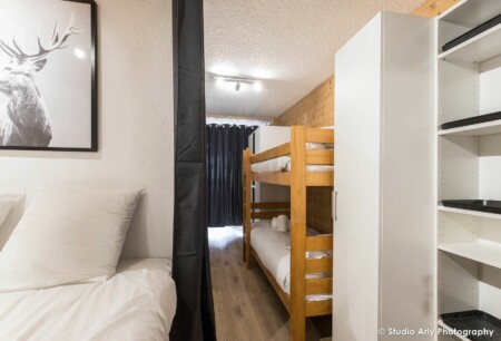 Coin nuit dans un appartement de la résidence Sérac, Val Thorens