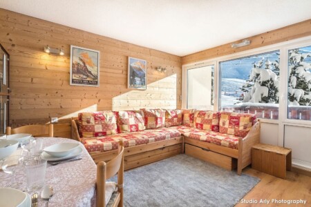 Coin salon dans un appartement dans la résidence Olympic, Val Thorens