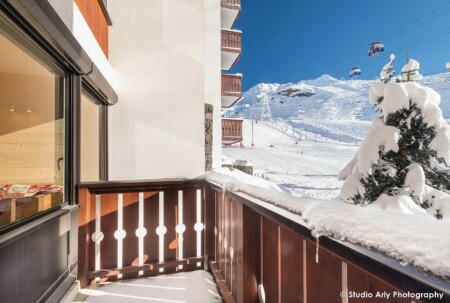 Vue sur les pistes depuis un appartement dans la résidence Olympic, (Photographe d'appartements à Val Thorens)
