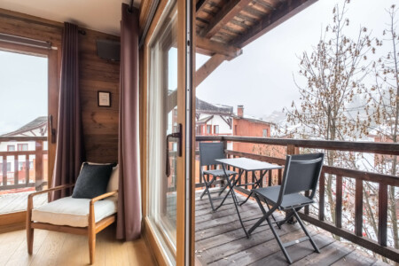 Vidéaste immobilier à Courchevel appartement La Tania, Courchevel, 3 Vallées : chambre avec balcon