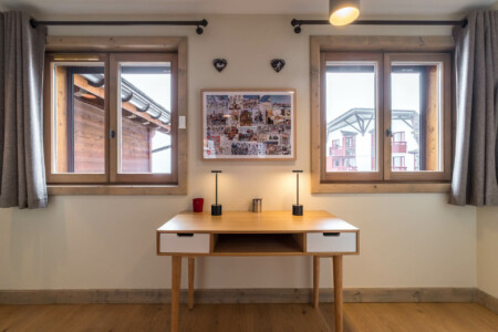 Vidéaste immobilier à Courchevel appartement La Tania, Courchevel, 3 Vallées : couloir