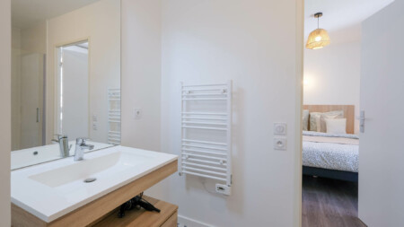 Photographe promoteur immobilier dans les Alpes : Résidence Sénior à Thônes (74) : salle de bain