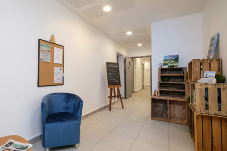Photographe promoteur immobilier dans les Alpes : Résidence Sénior à Thônes (74) : entrée