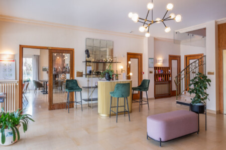 Photographe d'hôtel dans l'Ain, le Logis de Brou : hall d'entrée