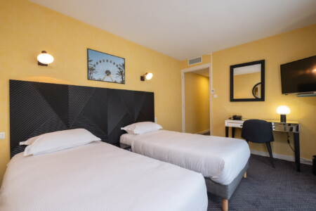 Photographe d'hôtel dans l'Ain, le Logis de Brou : chambre deux lits