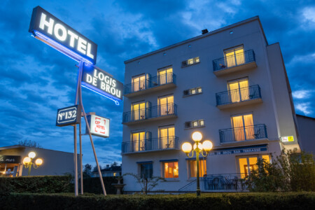 Photographe d'hôtel dans l'Ain, le Logis de Brou : vue extérieure côté boulevard de Brou