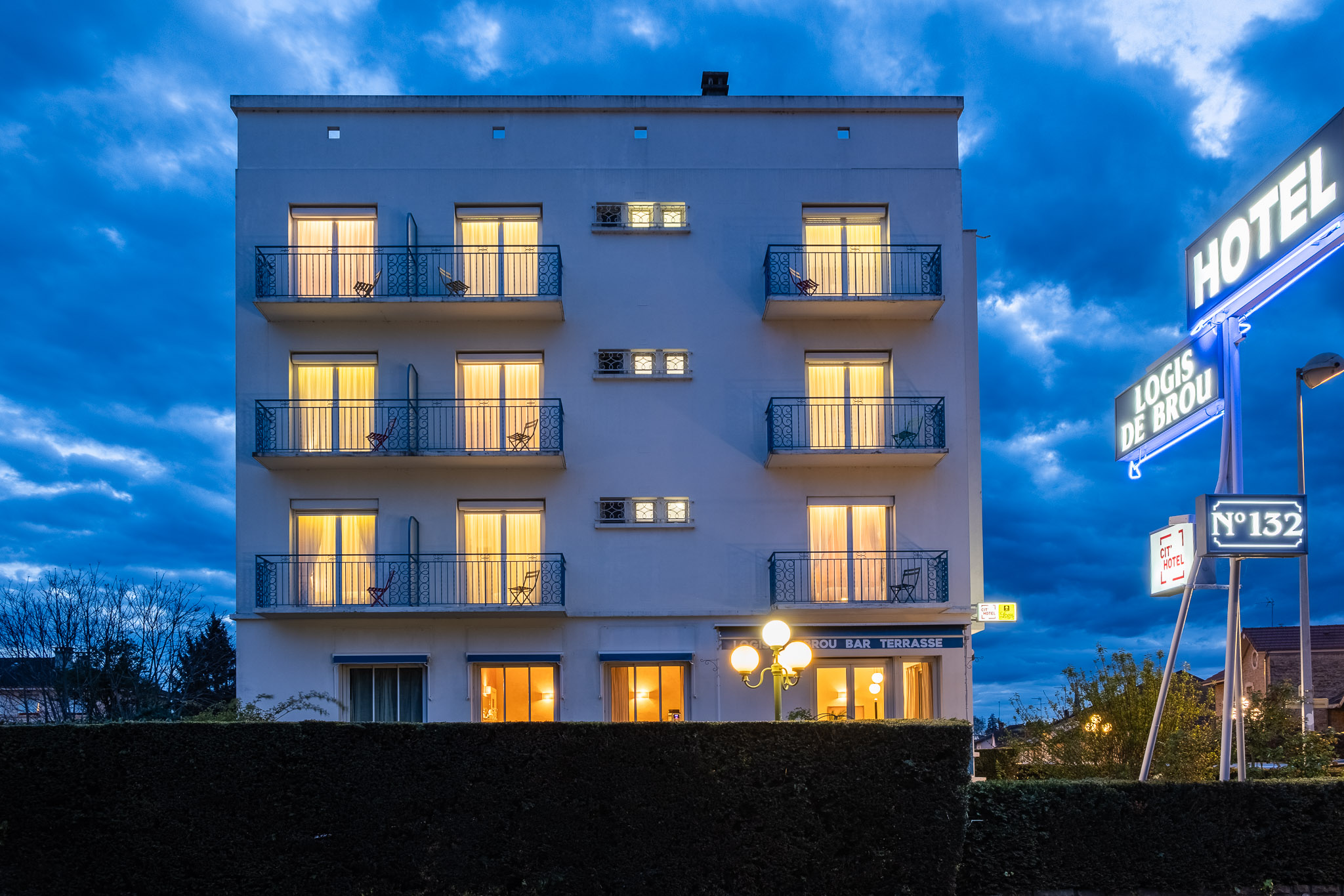 Photographe d'hôtel dans l'Ain, le Logis de Brou : vue extérieure côté boulevard de Brou