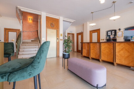 Photographe d'hôtel dans l'Ain, le Logis de Brou : hall d'entrée
