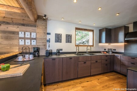 Photographe de chalet en Tarentaise : la cuisine