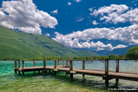 Photographe immobilier au lac d'Annecy : ponton du restaurant "Chez ma cousine"