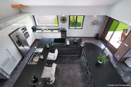 Photographe immobilier dans l’avant-pays savoyard : vue depuis la mezzanine