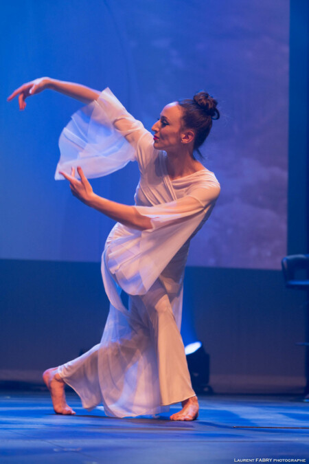Photographe événementiel en Savoie : danse lors du spectacle des jojos